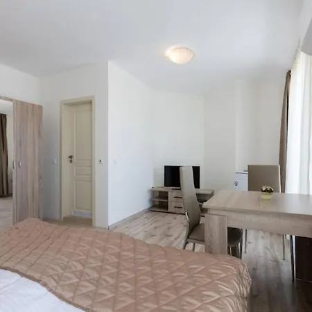 Apartment Zevs *