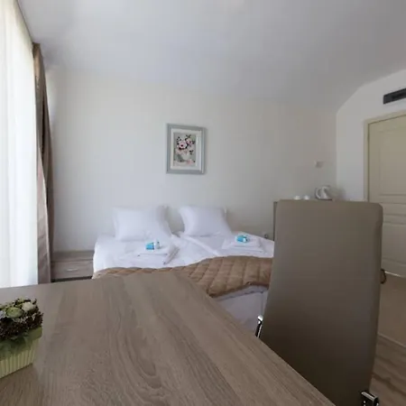 Apartment Zevs *